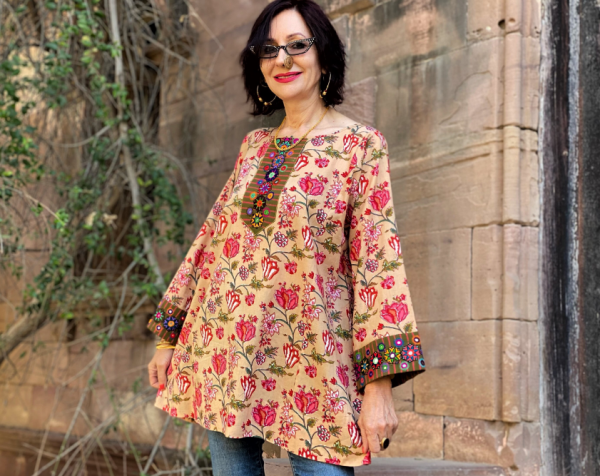 Tunik berhiaskan bordir